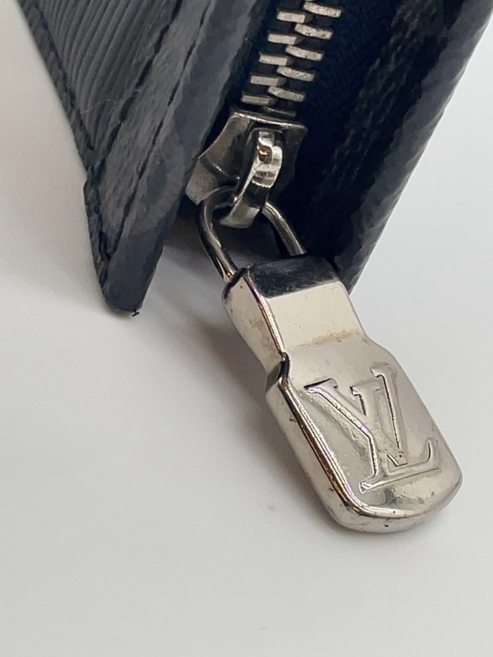 Louis Vuitton Monogram Eclipse Epi Noir Pochette Voyage MM - Picture 11 of 12